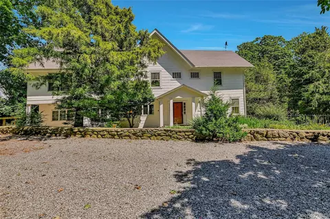 825 Munn Ln, Orient, NY 11957