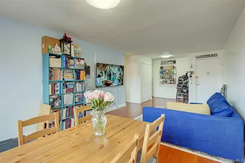 83-30 Vietor Ave #708, New York, NY 11373