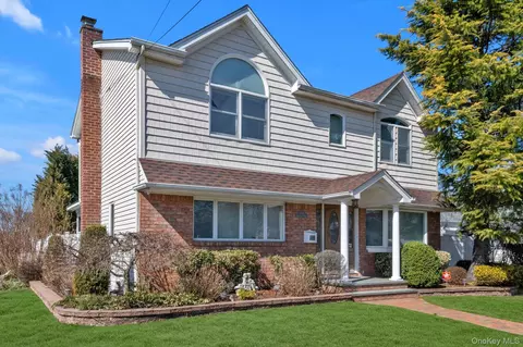 1160 Bellmore Rd, North Bellmore, NY 11710