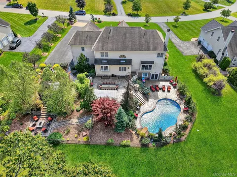 144 Shamrock Hills Dr, Wappinger, NY 12590