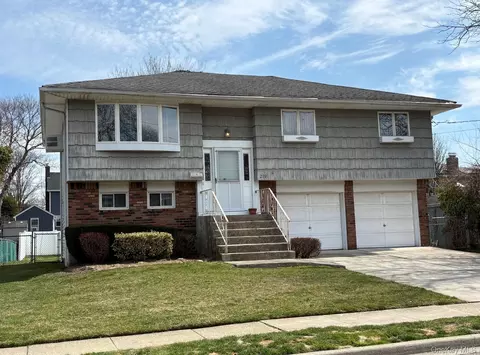 2191 Walsall St, Seaford, NY 11783