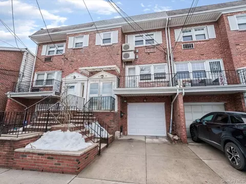 6616 52nd Dr, New York, NY 11378