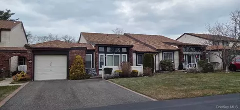 1205 Gotham Dr, Saint James, NY 11780