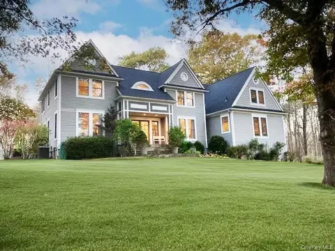 44 Scofield Rd, Pound Ridge, NY 10576