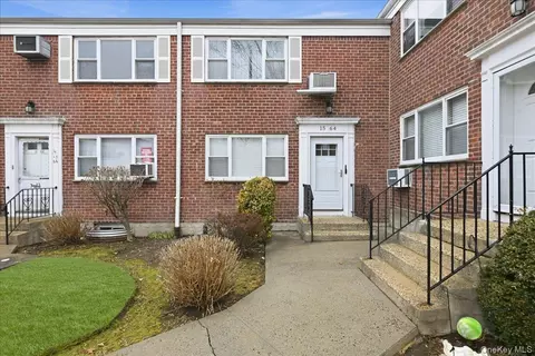15-64 212th St #252, Bayside, NY 11360