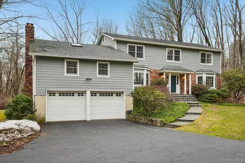 2 Southwind Dr, Lewisboro, NY 10518