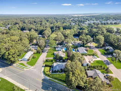 View/Area - 386 Mill Rd, Westhampton, NY 11977 photo 2 of 2