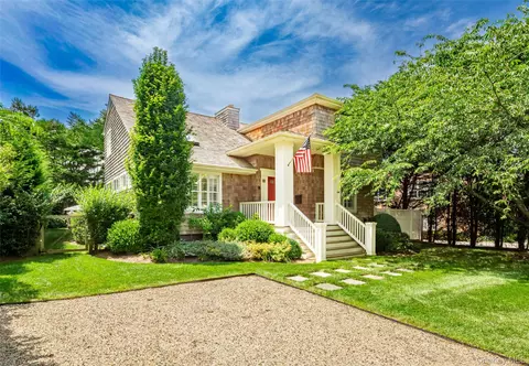 33 Hildreth St, Southampton, NY 11968