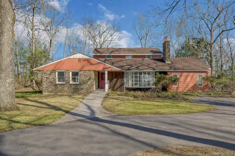 16 Young Rd, Katonah, NY 10536