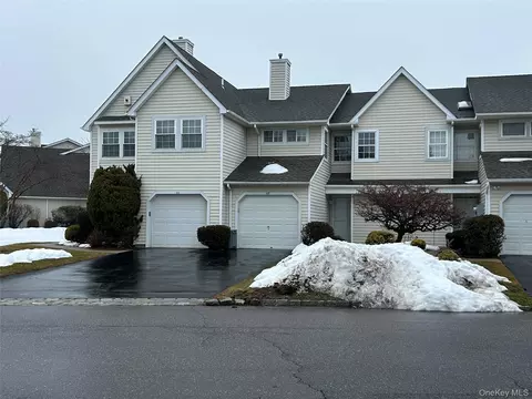 65 Erik Dr, Setauket, NY 11733