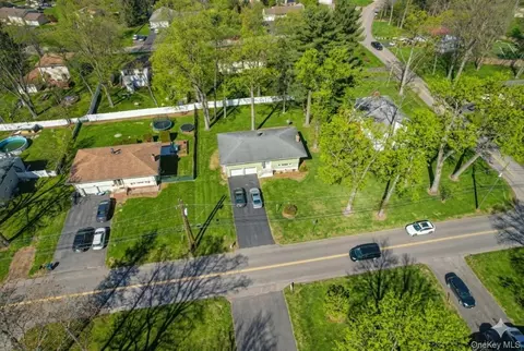 20 Mirror Lake Rd, Ramapo, NY 10977