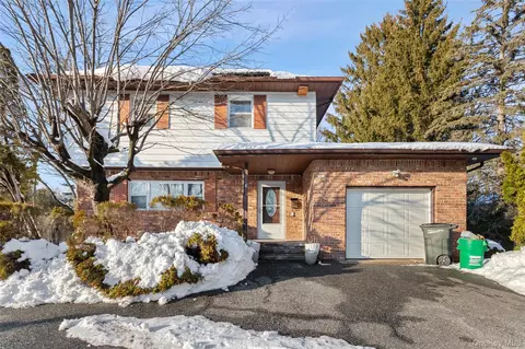 6 Merrick Ln, Ramapo, NY 10977