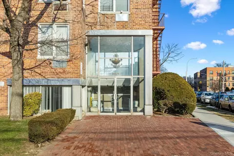 3425 150th Pl #6E, New York, NY 11354