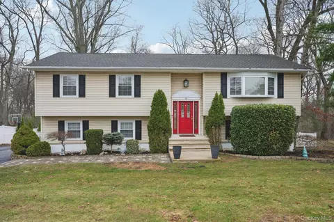 123 Gatto Ln, Orangetown, NY 10965