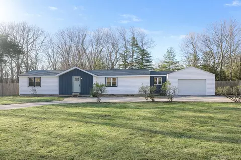 134 Hallock Rd, Lake Grove, NY 11755
