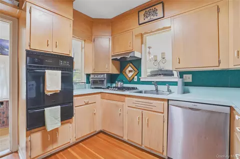 Kitchen - 167 Highland Rd, Philipstown, NY 10516 photo 3 of 3