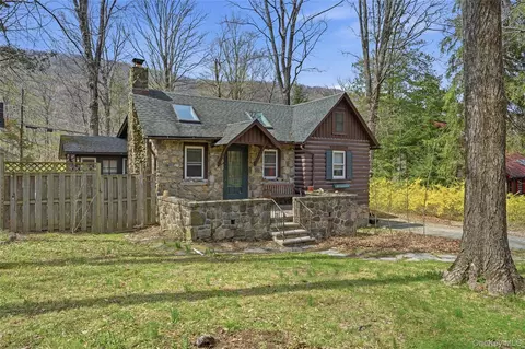 Exterior - 167 Highland Rd, Philipstown, NY 10516 photo 2 of 6