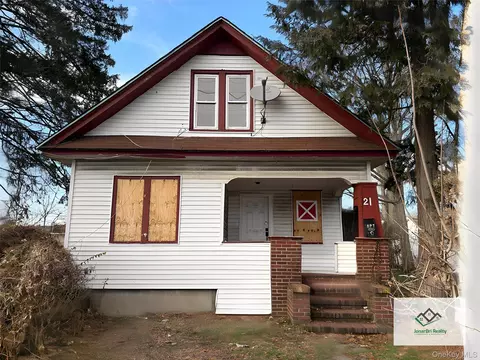 21 E Clinton Ave, Roosevelt, NY 11575