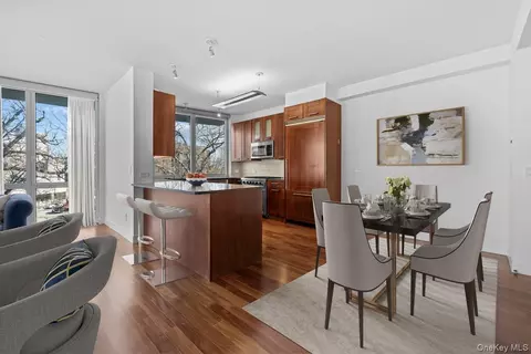 640 W 237th St #3E, Bronx, NY 10463