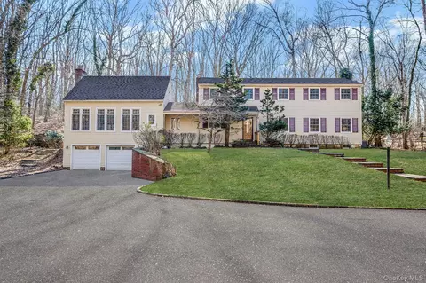 1 Spring Hollow Rd, Saint James, NY 11780