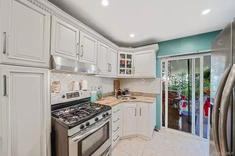 91-26 110th St, New York, NY 11418