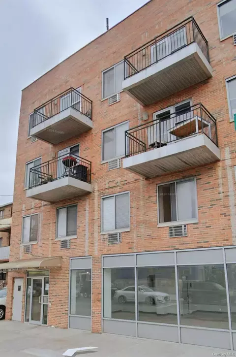 31-53 Linden Pl #3E, Flushing, NY 11354