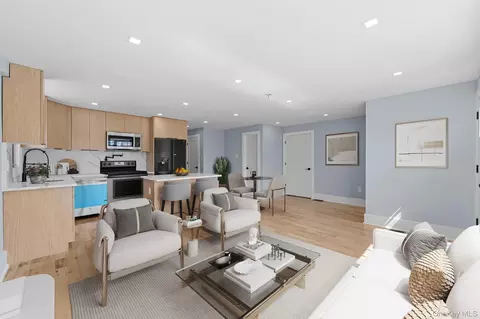 24149 148th Dr, New York, NY 11422