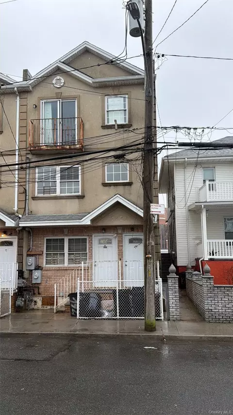 155 Beach 27th St #A, Far Rockaway, NY 11691
