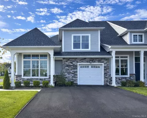 329 Silver Timber Dr #329, Yaphank, NY 11980