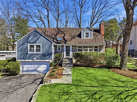 294 Murray Ave, Larchmont, NY 10538