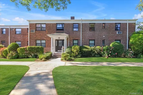 1197 E Broadway #K11, Hewlett, NY 11557