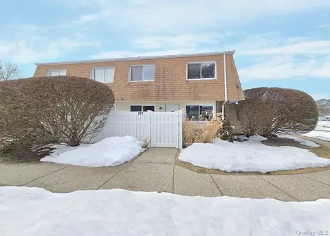 277 Storm Dr, Holtsville, NY 11742