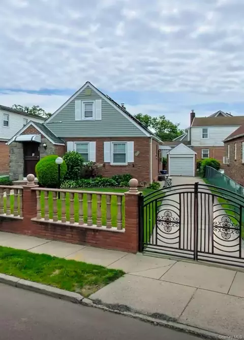 18608 Brinkerhoff Ave, New York, NY 11412