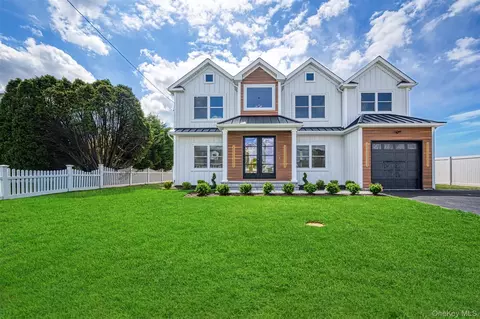238 N Pine St, Massapequa, NY 11758