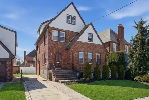 56 Northumberland, Lynbrook, NY 11563