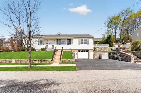 46 Thompson Ave, Cortlandt, NY 10520