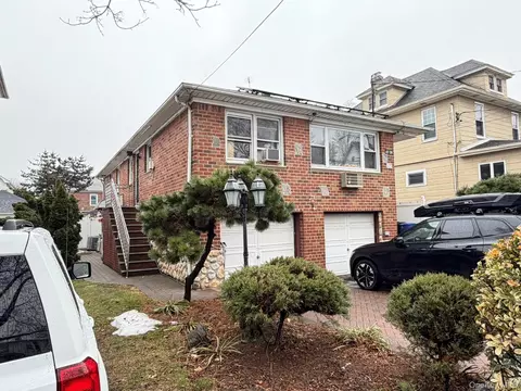 47-09 156th St, Flushing, NY 11355