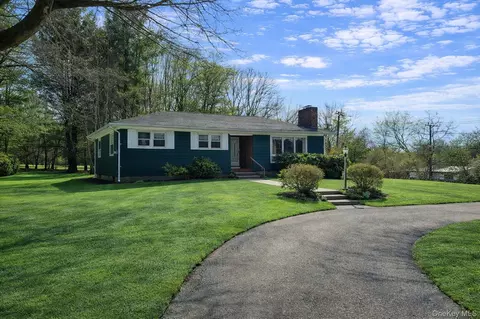 5180 Sound Ave, Mattituck, NY 11952