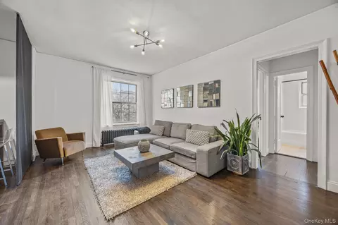 5525 31st Ave #3L, Woodside, NY 11377