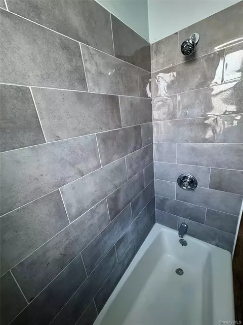 Bath - 724 E 216th St # 4D, New York, NY 10467 photo 4 of 4