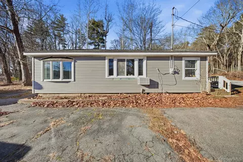 4 Old Rd, Deerpark, NY 12729