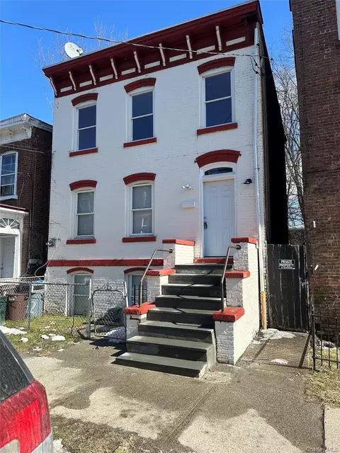 42 Carpenter Ave, Newburgh, NY 12550