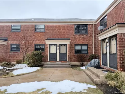 21909 74th Ave #446B2, Oakland Gardens, NY 11364