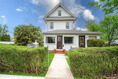 217 Bennett Ave, Hempstead, NY 11550