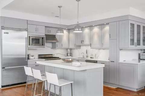 5 Renaissance Square Ph5e Sq #PH5E (36), White Plains, NY 10601