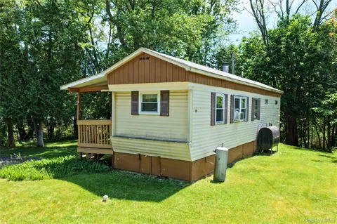 20 Tenth St, Catskill, NY 12414 photo 4