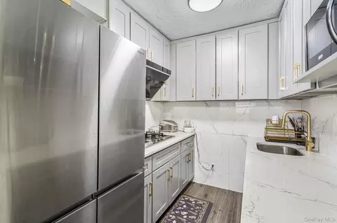 Kitchen - 1907 166th St #LOWER, Whitestone, NY 11357 photo 2 of 4