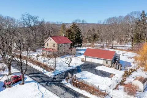 530 Chase Rd, Yorktown, NY 10598