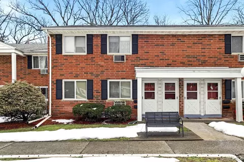 57 Manor Dr #57, Cornwall, NY 12518