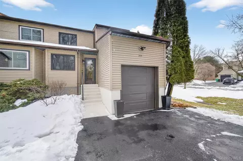255 Sterling Pl, Lloyd, NY 12528